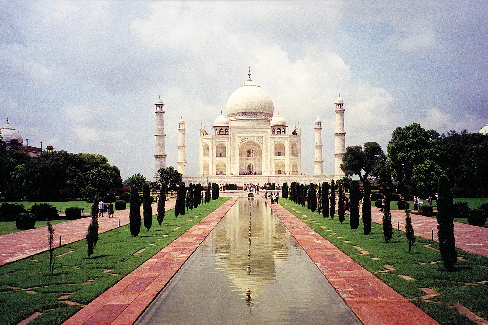 taj mahal agra india
